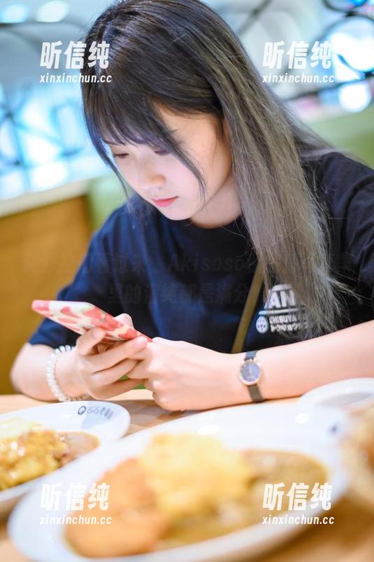 资源控们看过来，Akisoso秋楚楚写真集里的清纯都是满分！