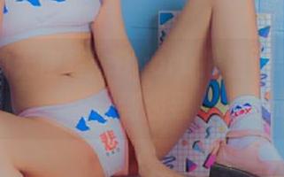写真中的天使装：Byoru把温柔与捣蛋结合到极致