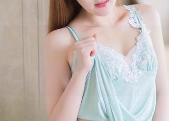 GIRLT果团网 – 陈雅漫带你畅游她的泳池高清作品集，水面的倒影，仿佛在与你私语。