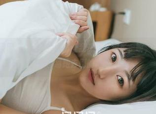 GIRLT果团网 – 龚玥菲的网袜让我想到了很多，呃，也许是我脑子太容易跑去别的地方了。