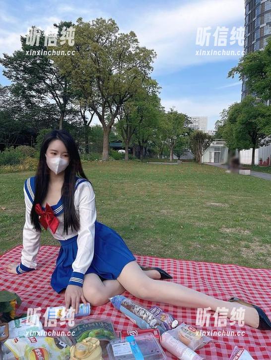 微密圈 - 进击的颜值，July芝岚的免费图包——滤镜可能会反弹吧？