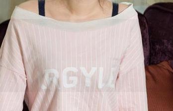 KelaGirls克拉女神 – 私拍JK系列，诗雯一出动，图片就变得不那么单调，可我还是忍不住想她的日常到底啥样？