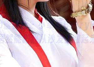 MiiTao蜜桃社 – 小草莓Berry的丝袜私拍，居然能把我从沙发上撇起来？！