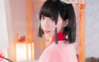 不敢相信,Money冷冷在比基尼写真里的原图竟然引发了我的“遐想”!