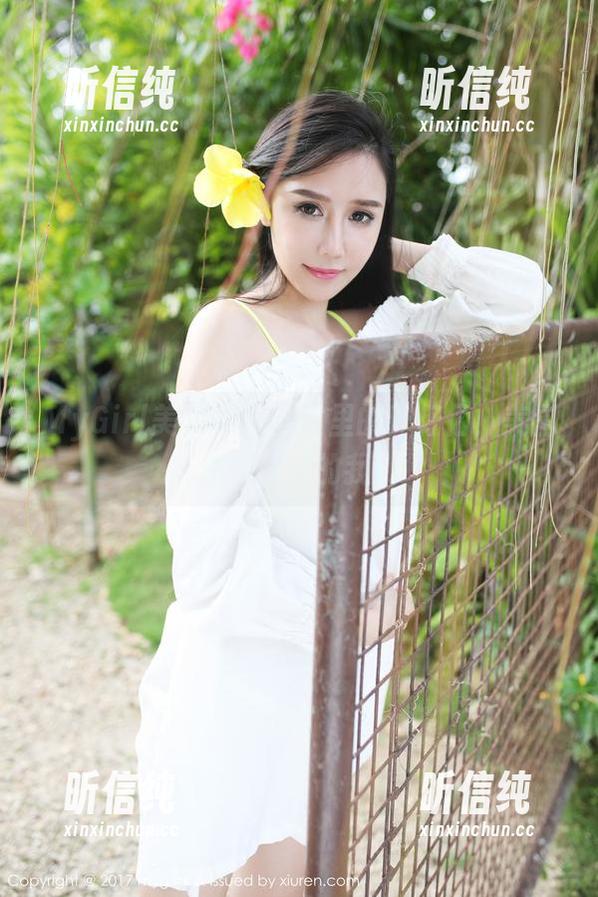 MyGirl美媛馆-叶籽亿 MyGirl美媛馆 - 教室里的叶籽亿,美图照出不同的我们