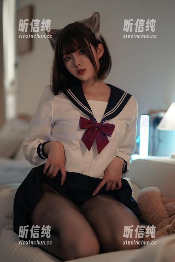 Natsuko夏夏子 Natsuko夏夏子用“死库水”写真把美图的尺度推向了新高点。