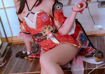 Quan冉有点饿在图片中露出了作品小秘密，好像要开吃的节奏？