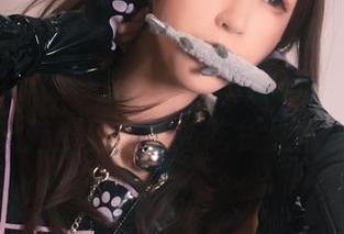 餐桌上的华丽一击：Quan冉有点饿全集遇上魅魔兔，总有吃货之歌。