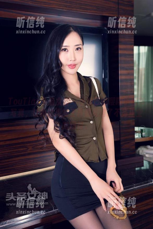 TouTiao头条女神 - 小热巴的嘤嘤小秘书写真，让我这周的工作都充满了不务正业的期待。