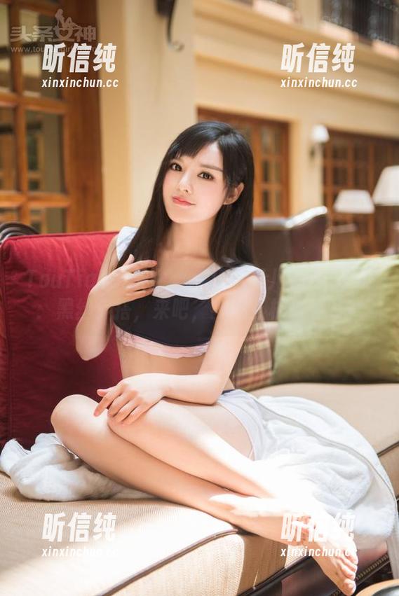 TouTiao头条女神 - 精选果儿Victoria：黑丝穿搭，来吧，我们互相来瞧瞧？