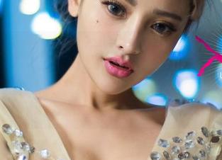 UGirls尤果网 – 分享这组夏日的Zora若拉照片，我承认有没有一点点烦？大概会是爱得死去活来吧。