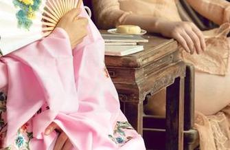 UGirls尤果网 – 高清食欲大作战：谭晓彤的肉丝写真，让人忍不住想多看几眼！