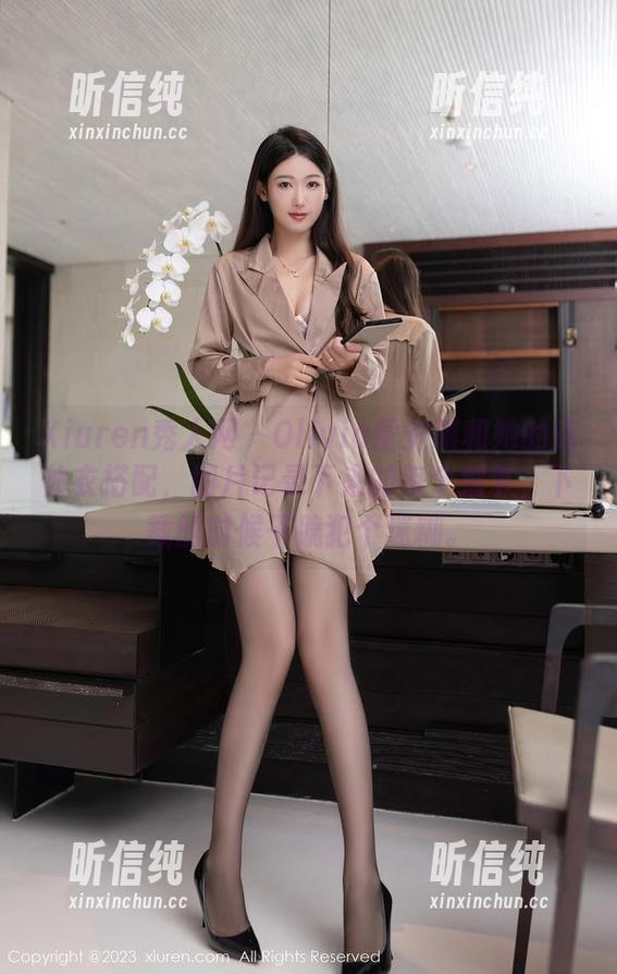 Xiuren秀人网-Olivia童安琪 Xiuren秀人网 - Olivia童安琪和她的连体衣搭配,图片记录下来的每个细节,下载的时候干脆犯个迷糊。