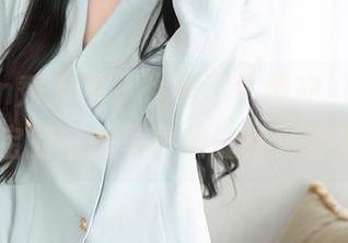 Xiuren秀人网 - 优雅不失俏皮，summer宝宝的白丝写真集最新更新来了！