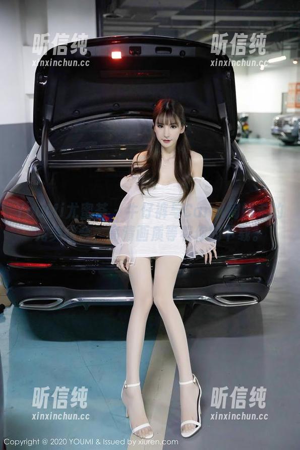 YouMi尤蜜荟 - 牛仔裤与Carol周妍希的完美结合，高清画质等着你的下载。