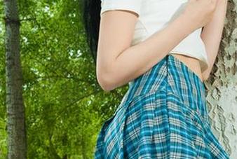 丽柜 – 这一波潘潘的黑丝套图，谁能抗拒？精选脑洞大开的时刻。