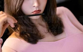 丽柜 – 看！露露的《油亮》套图，现在免费分享，不知道你会不会被诱惑到呢？