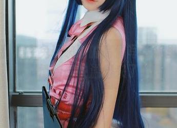 草莓甜心在兔玩映画的高清写真集里翻滚，情绪都快溢出来了！