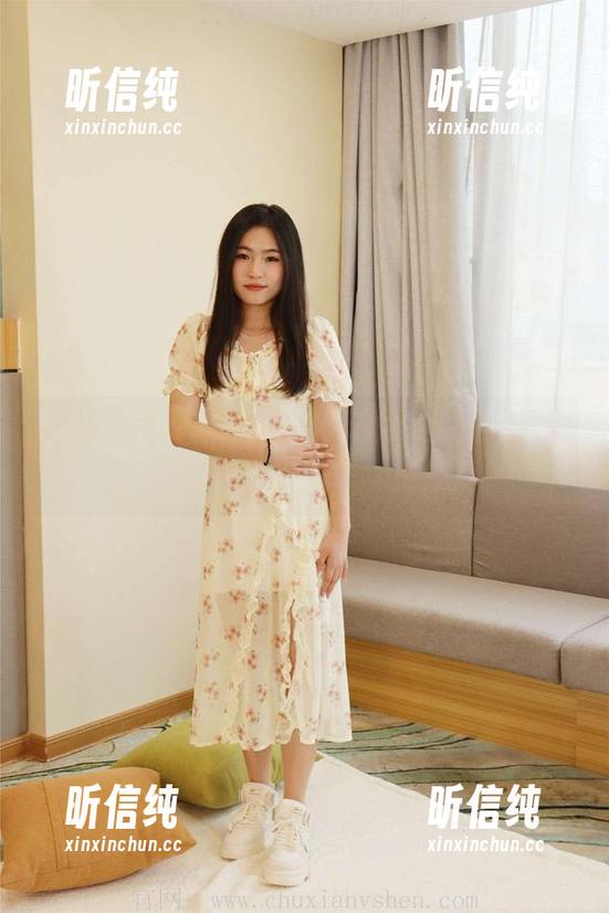 初夏女神 - 放学路上的安妮，全套图片也是一个“放学不回家”的态度！