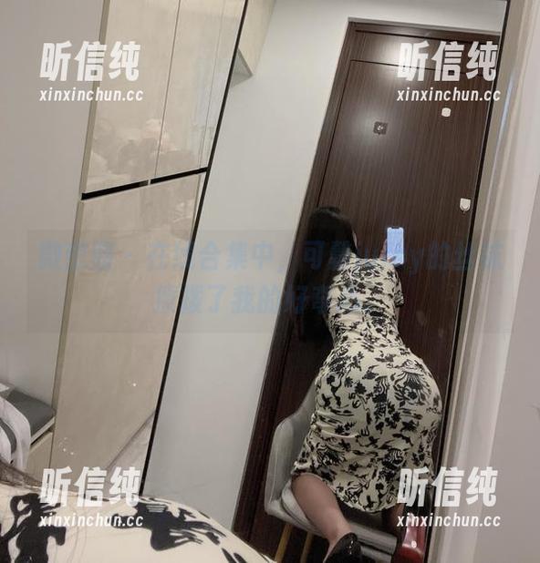 微密圈 - 在线合集中，可馨juicy的丝袜撩拨了我的好奇心。