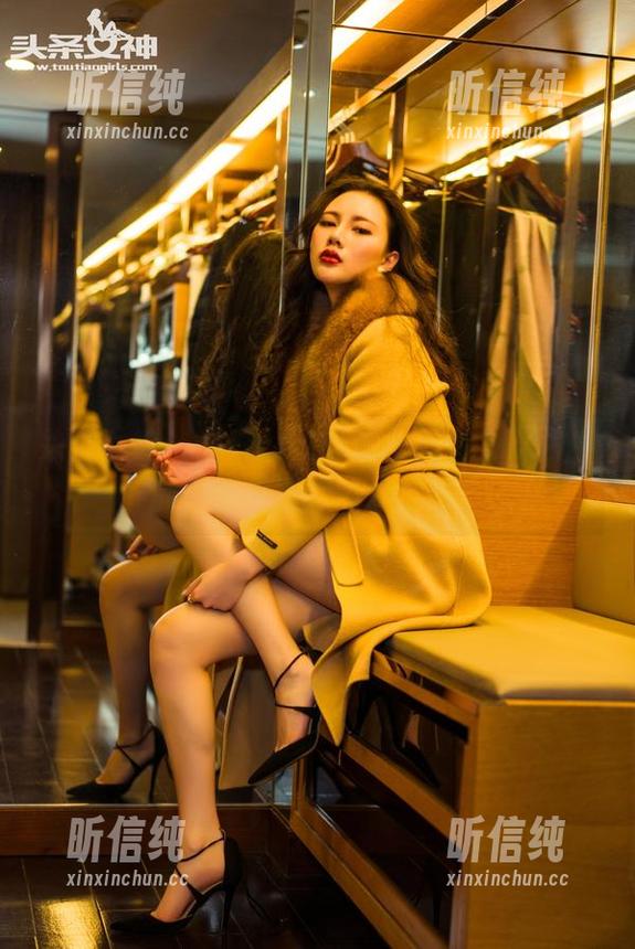 头条女神 - 琳琳+网袜=两个好图，照片中的紧张气氛你能体会吗？
