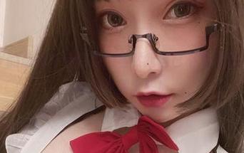 小泉学姐吖的最新粉色资源，虽然我自己不支持粉色，但偏偏看她特别上头！