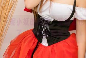 尤果网 – 妮小妖的短裙，定制款也太会撩了，谁能拒绝呢？