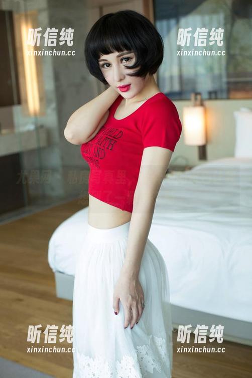 尤果网 - 私房写真里，陈梓涵的粉色让我想到了一颗棉花糖
