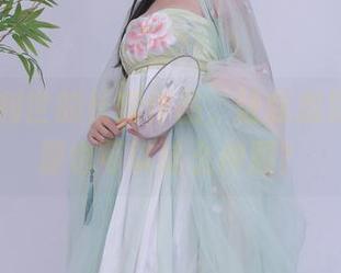 这抖娘利世的长腿作品,让我想到了…资源也可以这么伸展?