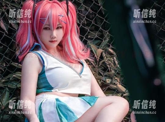 是本末末 图包抢先看:是本末末和她的健身环运动套装,简直是健身新风尚!