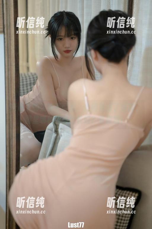夜色下的柒柒不可爱，公园竟成了迷宫，图里哪种气氛比较好？查原图！