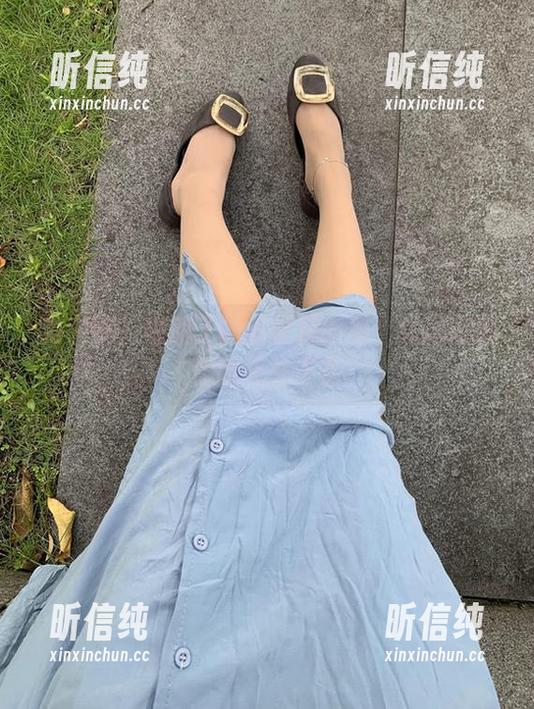 桃脱了 微密圈 - 桃脱了的连衣裙图集:光影间的思绪无处不在