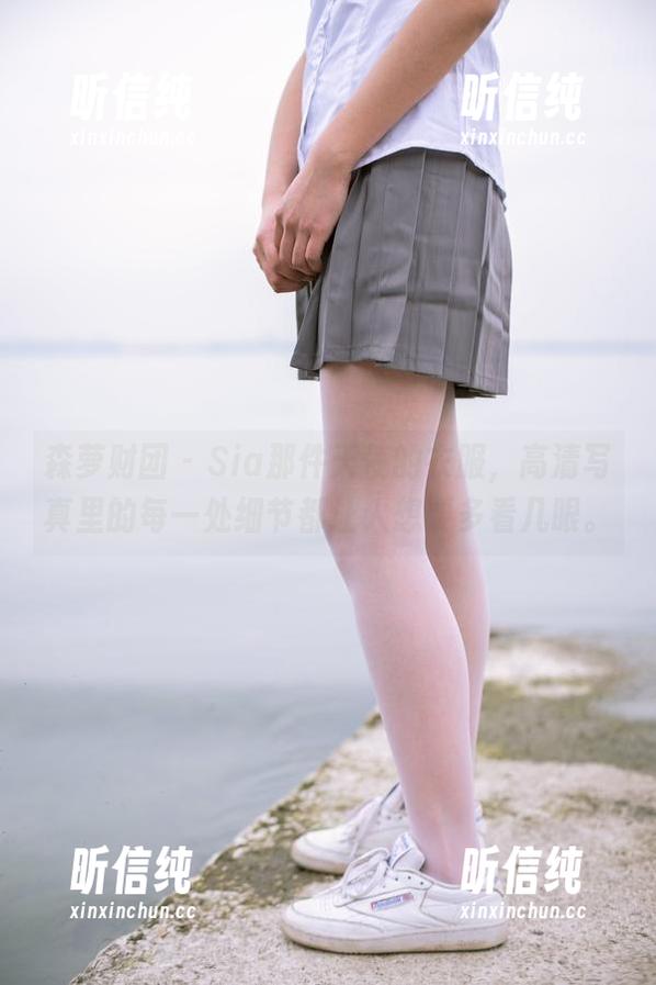 森萝财团 - Sia那件天使的衣服，高清写真里的每一处细节都让人想要多看几眼。