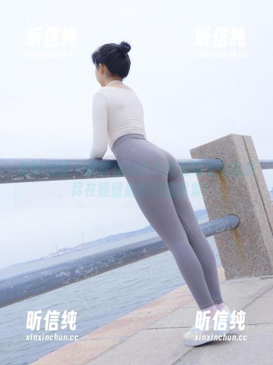 森萝财团 - 教室里的乖巧和操场上的疯癫，尽在媛媛最新校园图集！
