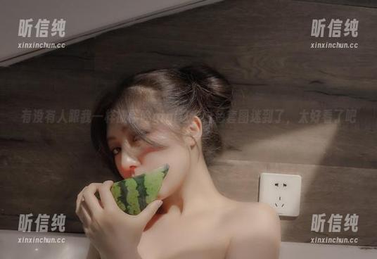 樱晚gigi 有没有人跟我一样被樱晚gigi这套白色套图迷到了,太好看了吧?