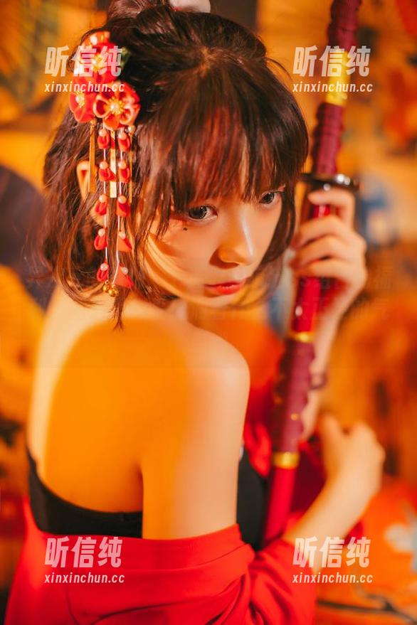 异次元的瑜伽：卡芙卡与疯猫ss组合的福利，图片里似乎流淌着什么不太正经的气息哦