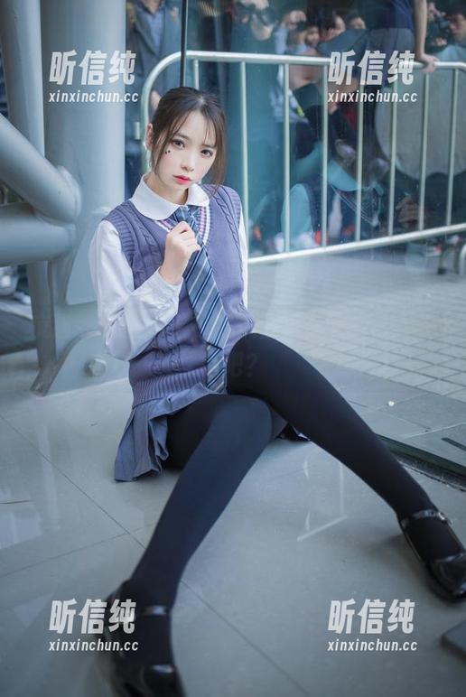 疯猫ss的写真集，我说丝袜才是主角，没错吧？