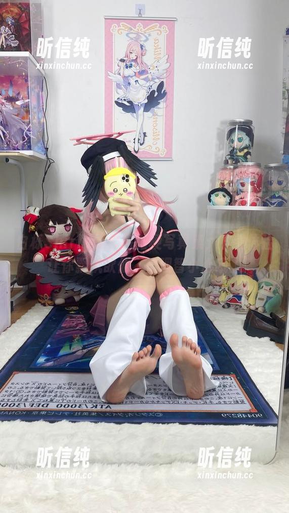 白栎Shirly的出格桔梗写真集，下载体验让你飘飘欲仙，但理智小心哦。
