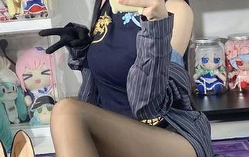 白栎Shirly制服作品，网盘里藏了多少小心思？