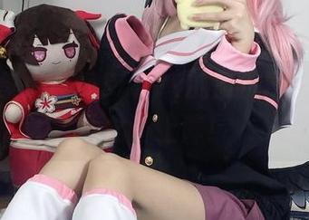 厨娘合集：白栎Shirly的厨房冒险，锅碗瓢盆齐上阵！