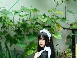 白莉爱吃巧克力的黑白，私房照里满是模糊的轮廓和阴影的玩耍。
