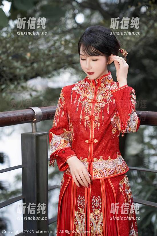 秀人网-Carol周妍希 秀人网 - 这本图册里,Carol周妍希的连体衣写真真有种带着记忆的味道,暧昧得让人想深究。