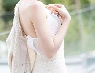 秀人网 – 眼前一亮！圆圆酱的美足高清写真集，足以毁掉你的专注