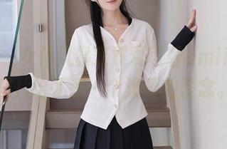 秀人网 - 女仆风暴笼罩夏可馨amii，合集图片给了我一个温柔的歪念。