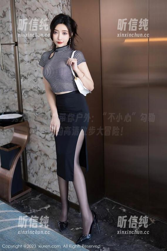 秀人网-媃柔 秀人网 - 媃柔带你户外:“不小心”勾勒自己的高清散步大冒险!
