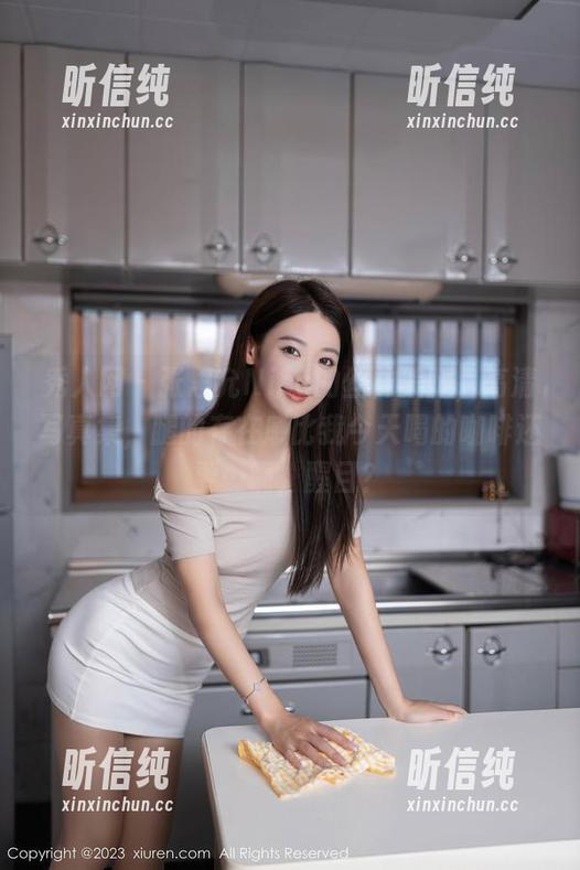 秀人网 - 张思允Nice的丝袜美腿，高清写真集，腿的存在感比我今天喝的咖啡还要…呃，醒目？
