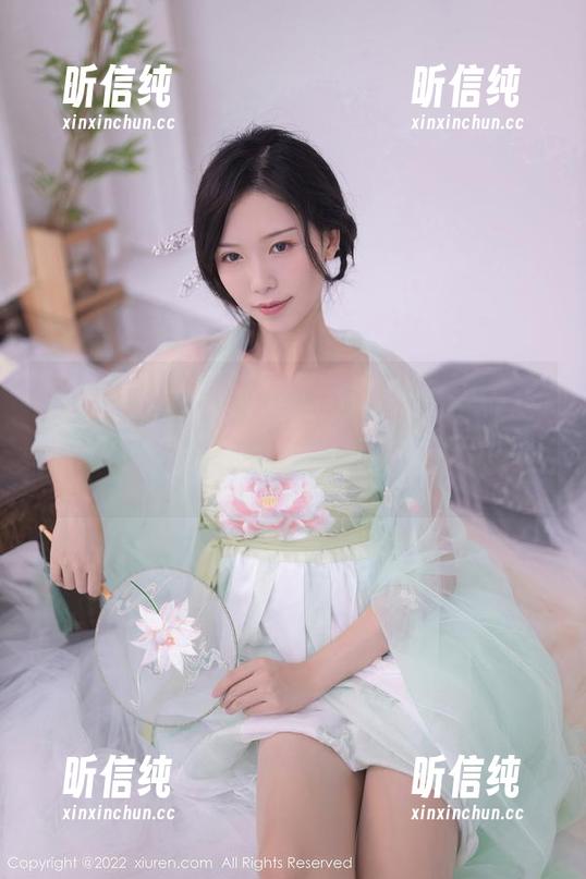 秀人网-徐微微mia 秀人网 - 徐微微mia户外日记:樱花园美图合集,手把手教你怎么做个差点摔倒的花痴!