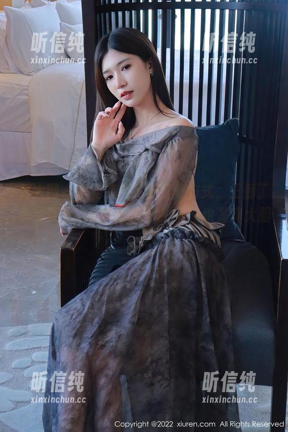 秀人网 - 职业装的另种打开方式，王俪丁小宝贝私拍图集里换个Angle也是真大胆！