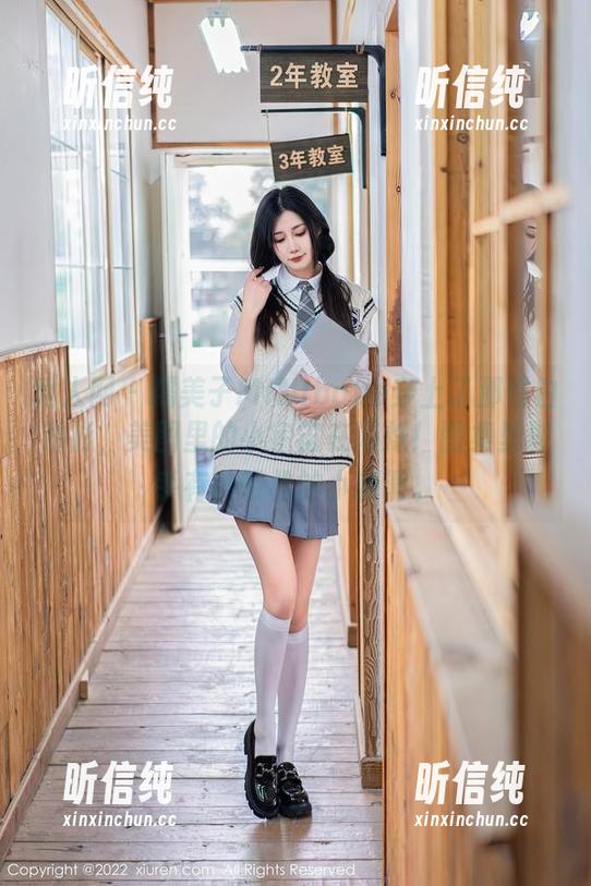 秀人网-糯美子MINIbabe 秀人网 - 糯美子MINIbabe穿上了那件白衬衫,美图里的小宇宙在闪烁!图集里似乎有种轻松的小调调。