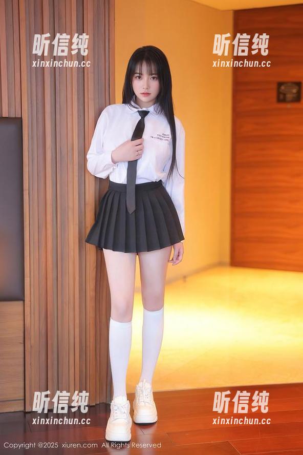 秀人网 - 福利有赏——舒林培的比基尼写真，眼睛有点闲不住
